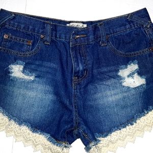 Listicle size med short shorts